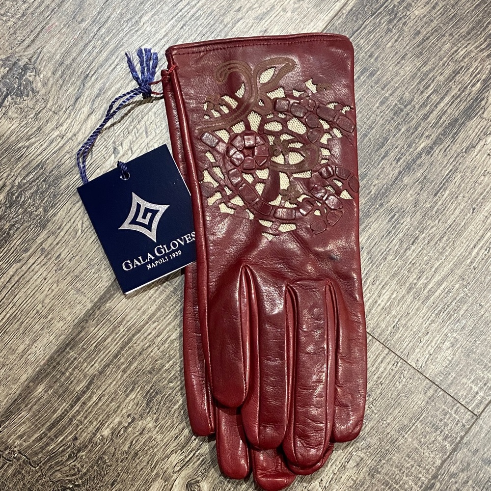 Women's Burgundy Leather Gloves